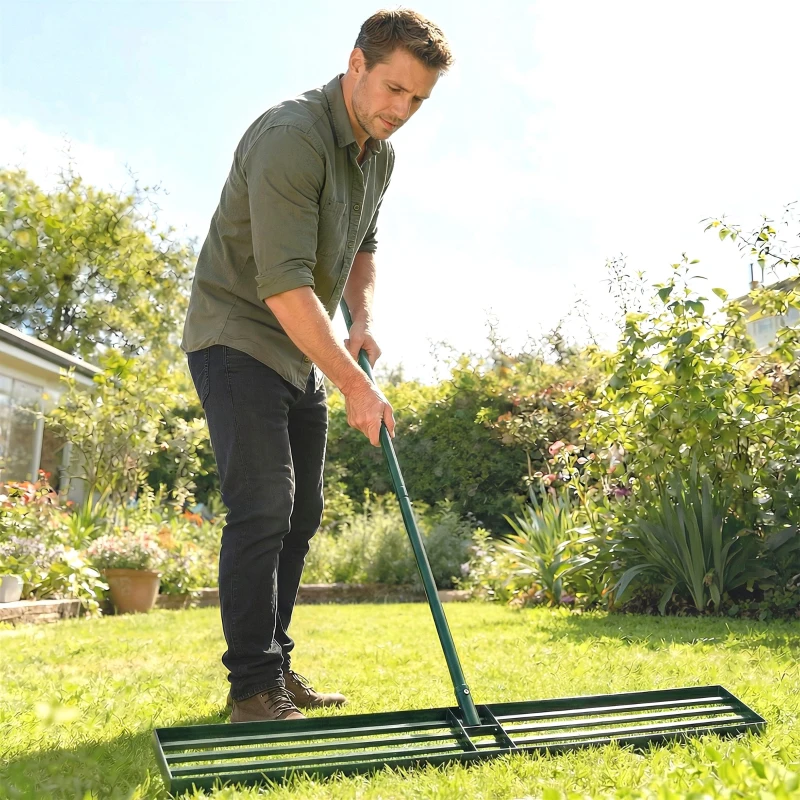 Outsunny Lawn Levelling Rake, 113 x 26 cm Lawn Leveller Lute with 169 cm Handle for Grass Soil Sand Yard Golf Course