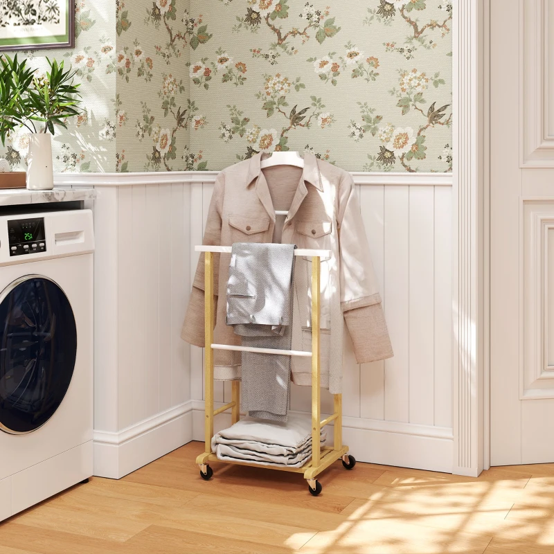 HOMCOM Valet de chambre à roulettes, portant à vêtements en bambou avec cintre intégré, tiges à pantalons et étagère, naturel