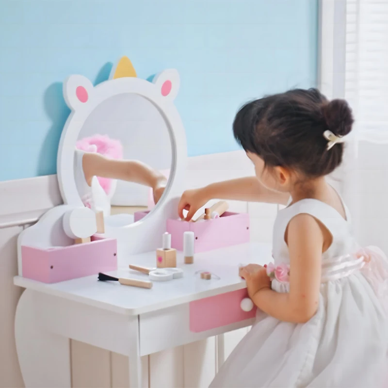ZONEKIZ Set Toeletta Trucco Bambina con Sgabello, Postazione Trucco in Legno con Specchio Rotondo in Acrilico, 2 Scatole Portaoggetti, Design Unicorno, Tavolo Trucco per Bimbi 3-6 Anni, Rosa
