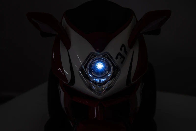 Elektrisches Kinder-Motorrad, leuchtenden Rädern, Vor-/Rückwärtsbetrieb und Echtzeit-Akkuanzeige, 78.1x40.6x51.5 cm, Blau