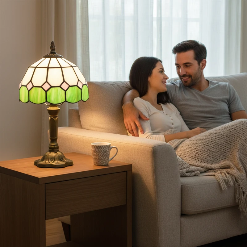 HOMCOM Handmade Art Deco Glass Table Lamp - White/Green