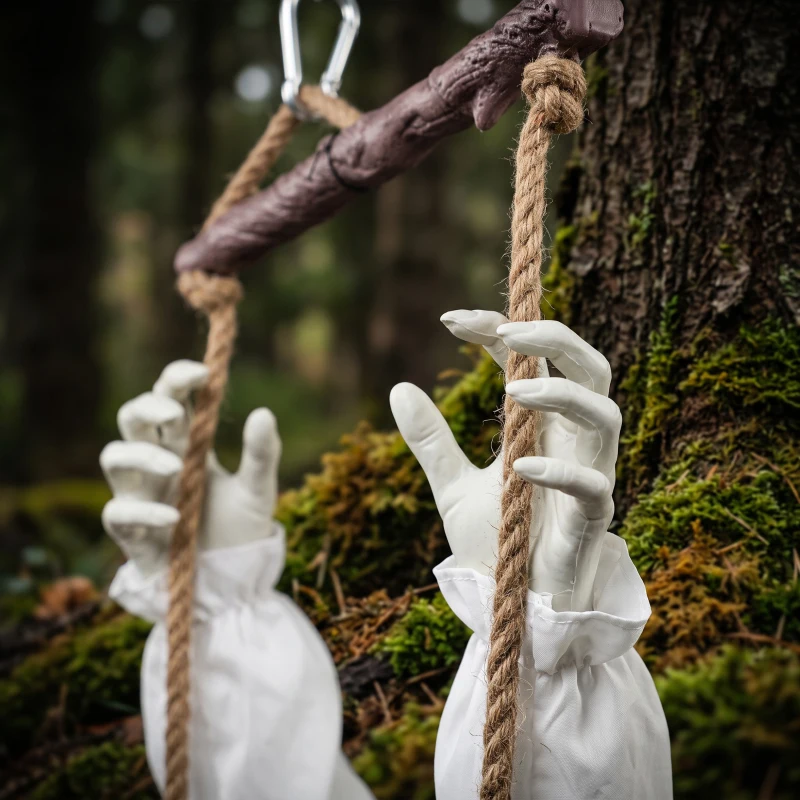 HOMCOM 170cm Animated Hanging Swing Ghost Halloween Decoration, Sound Touch Activated Ghost Halloween Animatronic