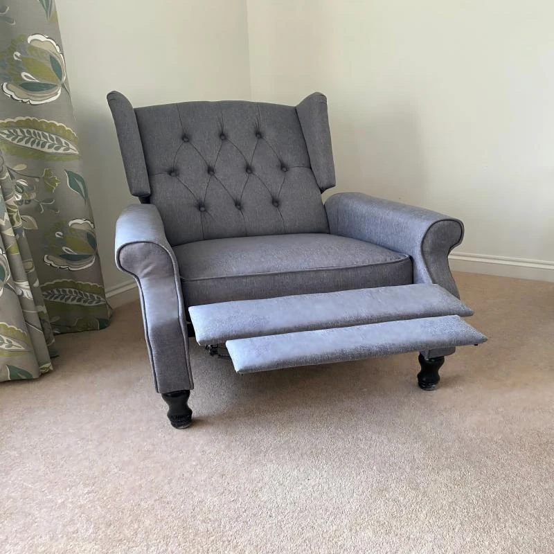 HOMCOM Recliner Armchair, Vintage Reclining Chair with Nail Head Trim, Wingback Chair with Button Tufted Back and Footrest, for Living Room, Grey