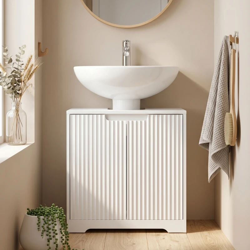 HOMCOM Mueble Bajo Lavabo con Puertas de Cierre Suave y Diseño Acanalado 2 Estantes para Lavabo con o sin Pedestal Blanco