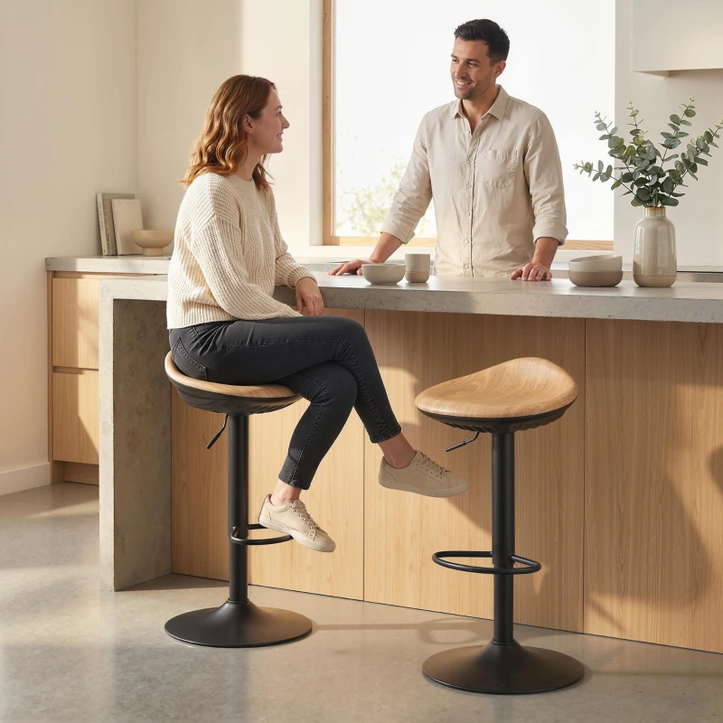 HOMCOM Lot de 2 tabourets de bar, chaises de bar réglables en hauteur avec repose-pieds, pivotant 360°, base en acier, chêne