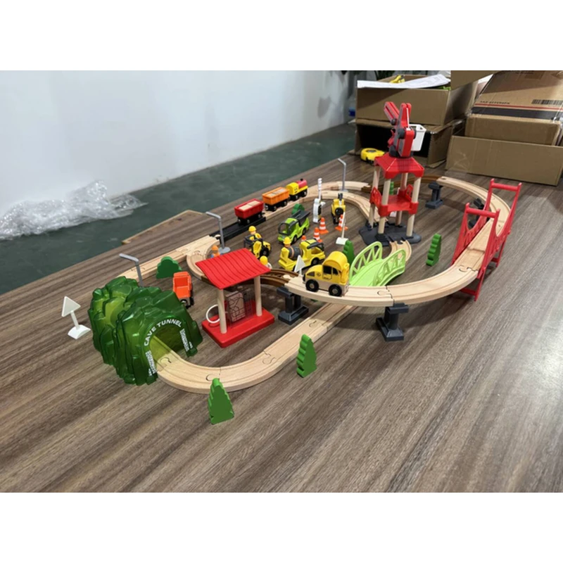 AIYAPLAY Comboio de Brinquedo para Crianças 3+ Anos 91 Peças em Madeira com Mulher Vias Veículos Personagens Multicolorido