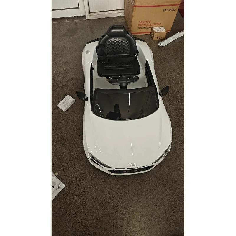 AIYAPLAY Coche Eléctrico para Niños Audi R8 Spyder 12 V con Mando 2,4G 2 Motores Arranque Suave y Suspensión Trasera Blanco