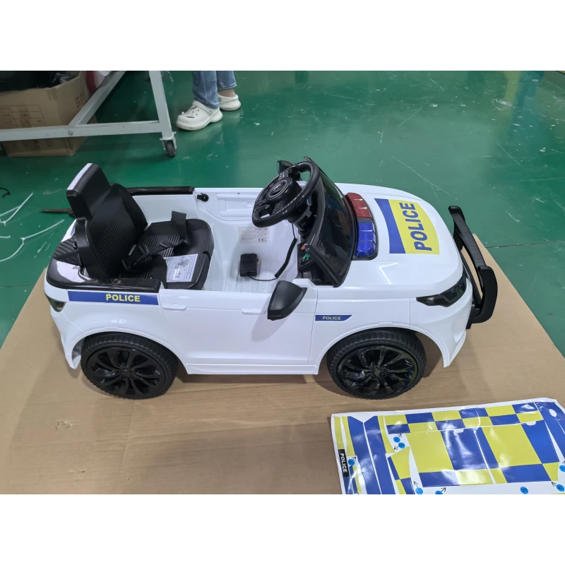 AIYAPLAY Mașină Electrică pentru Copii Poliție 12V Telecomandă 2,4 G 2 Motoare Pornire Lină Sirenă Lumini Muzică Alb