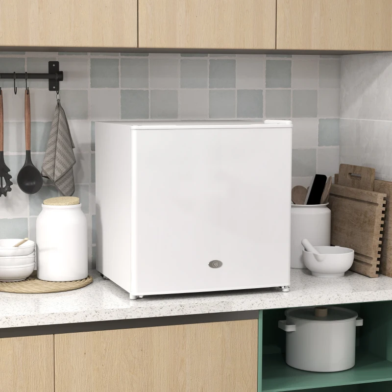 HOMCOM 35L Mini Freezer, -24℃ to -14℃ Temperature - White