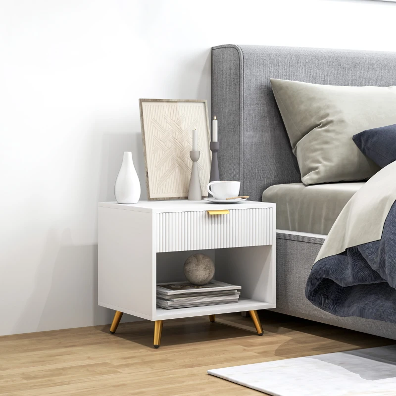 HOMCOM Mesa de Cabeceira Moderna com Gaveta Puxador Dourado e Compartimento Aberto 50x40x47 cm Branco