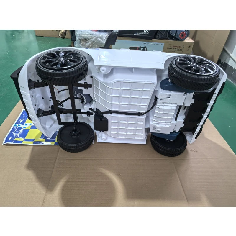 AIYAPLAY Voiture électrique police pour enfants 12V Télécommande 2,4 G 2 Moteurs Démarrage progressif Sirène Lumières Musique Blanc