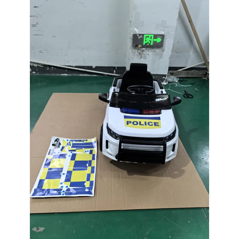 AIYAPLAY Voiture électrique police pour enfants 12V Télécommande 2,4 G 2 Moteurs Démarrage progressif Sirène Lumières Musique Blanc