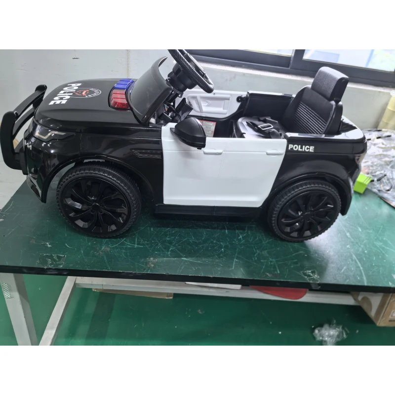 AIYAPLAY Voiture Électrique pour Enfants de Police 12V Télécommande 2,4 G 2 Moteurs Démarrage Progressif Sirène Lumières Musique Noir