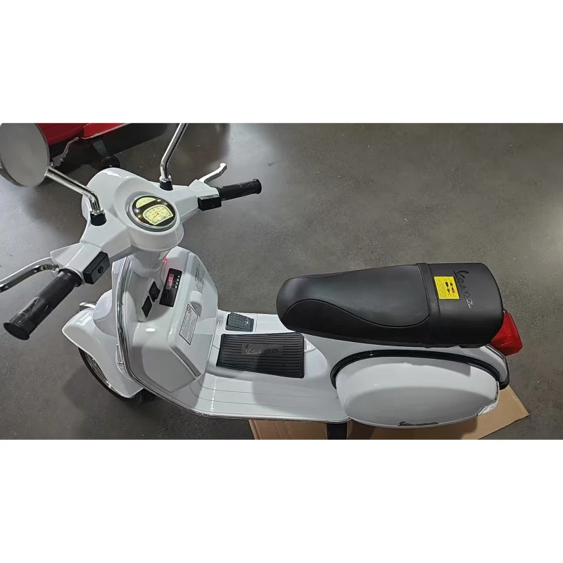 AIYAPLAY Kinder-Elektromotorrad 12V Vespa PX150 Stützräder 2 Motoren Hinterradfederung Musik Scheinwerfer 3 km/h 3–6 Jahre Weiß