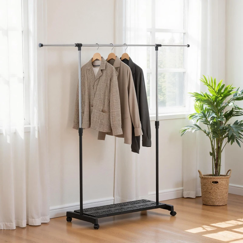 HOMCOM Tendedero Extensible con Ruedas con Barra de Acero Inoxidable y Estante para Zapatos 159x42x168 cm Negro y Plata