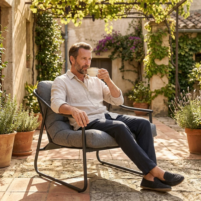 Outsunny Gartensessel Gartenstuhl mit abnehmbarem Sitzkissen Garten Loungesessel mit Armlehne, bis 120 kg belastbar Dunkelgrau