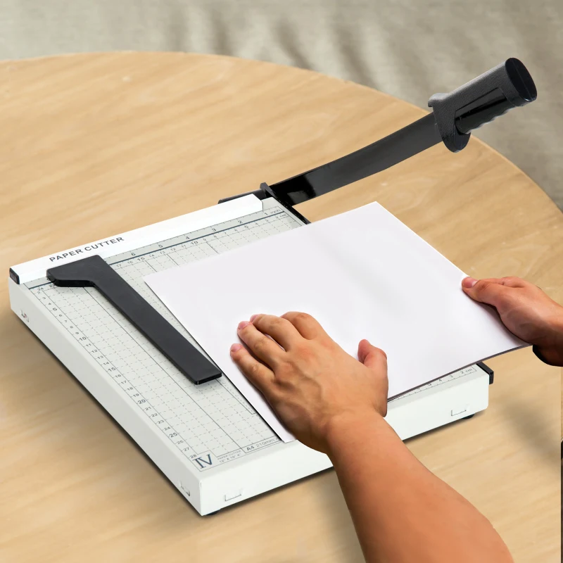 HOMCOM Cortador de Papel A4 Guillotina Profesional para Papelería Fotográfica Oficina Estudio Escuela Capacidad 12 Hojas con Regla Guía Cizalla de Cuchilla 48x26,5x5 cm Blanco
