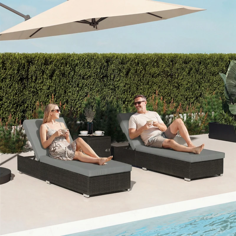 Outsunny Set 2 Sdraio da Giardino in Rattan con Tavolino Laterale e Schienale Regolabile, 184x60x22 cm, Grigio Scuro
