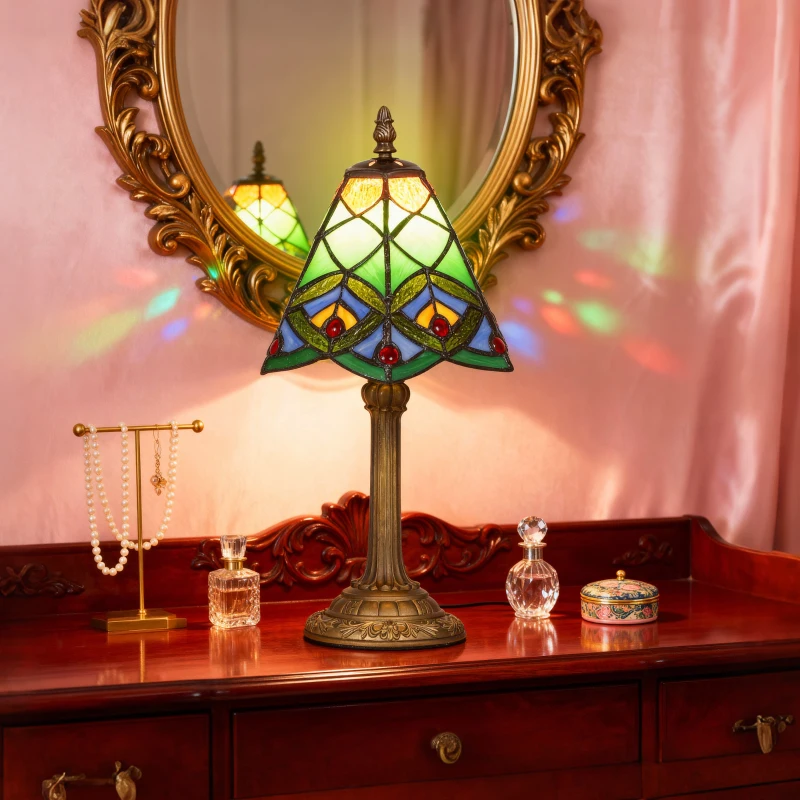 HOMCOM Tiffany-Style Table Lamp with Geometric Patterns, Handcrafted Antique Stained Glass Bedside Lamp for Living Room and Bedroom, E27 Socket, Green