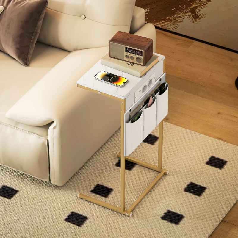 HOMCOM Tavolino da Salotto a Forma di C Effetto Marmo con Prese di Corrente e USB Integrate, Bianco