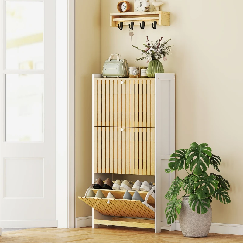 HOMCOM Meuble à chaussures 18 paires avec 3 tiroirs rabattables, portes en bambou à lattes, 60x24x118cm, blanc et bois naturel