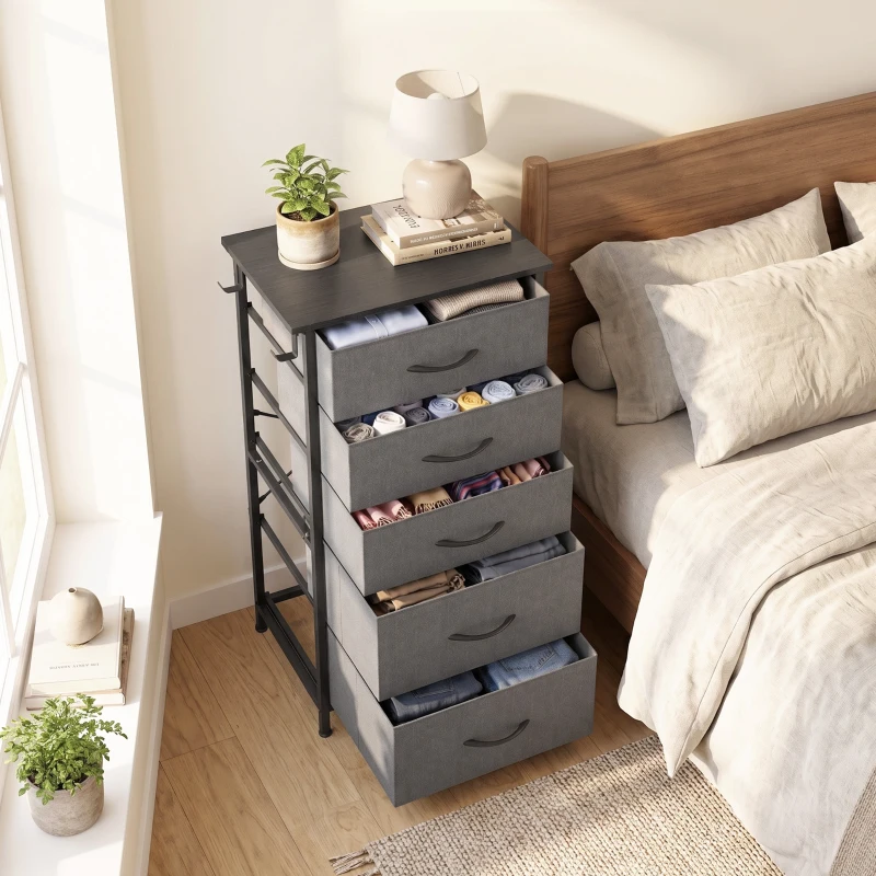 HOMCOM Chest of Drawers, Dresser with 5 Fabric Drawers, Tall Storage Unit with 4 Pockets and 2 Hooks Steel Frame, Charcoal Grey