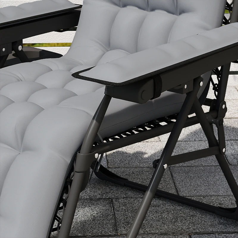 Outsunny Chaise de Gravité Zéro avec Accoudoirs, Coussin, Porte-Gobelet, Appuie-tête, Dossier Réglable, 65x93x108cm, Gris Clair