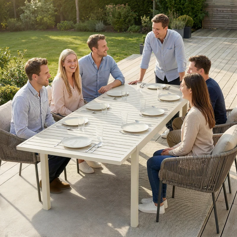 Outsunny Table de jardin extensible 150-225 cm pour 6-8 personnes, table à manger extérieur en aluminium, plateau à lattes, blanc