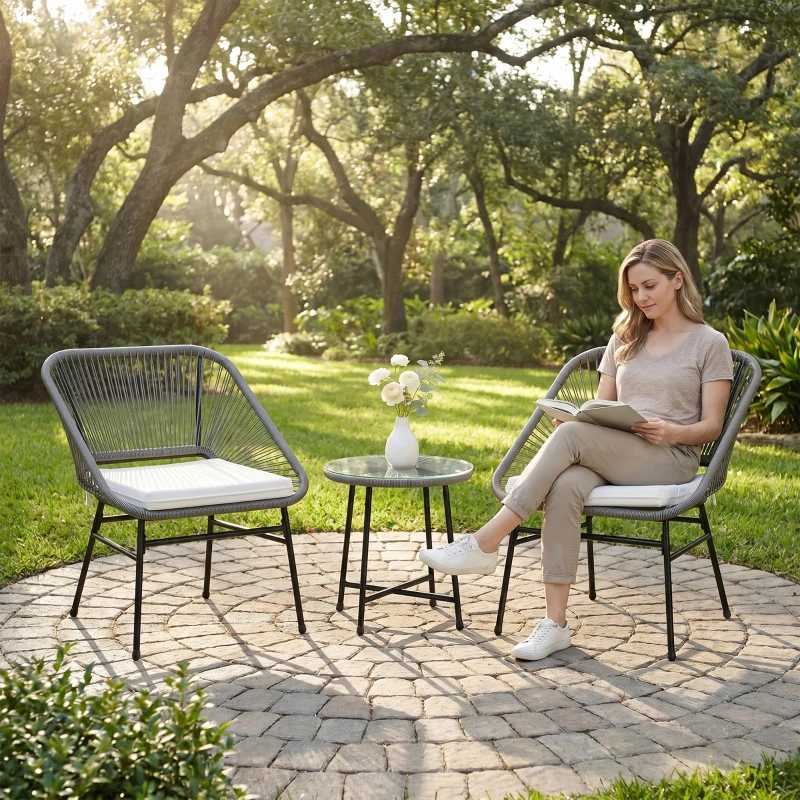 Outsunny 3-teiliges Outdoor-Möbelset, 1 Tisch, 2 Stühle, Rattan-Geflecht, Stahlrahmen, Kaffeetisch mit Glasplatte, Dunkelgrau