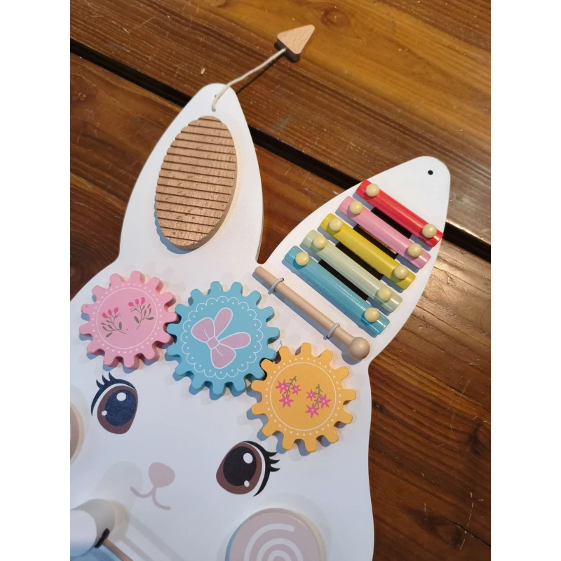 AIYAPLAY Busy Board Montessori in Legno da Parete per Bambini 1.5-6 Anni a Tema Coniglietto Pasquale, Bianco