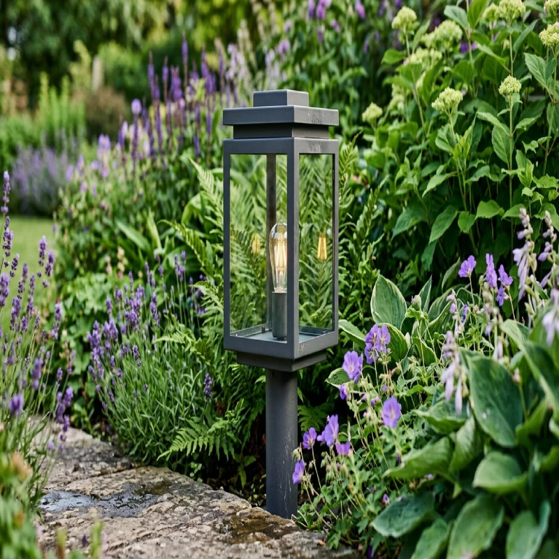 Outsunny Lampă de Grădină cu Autonomie de 6 ore și Sistem de Fixare la Sol, din ABS și Policarbonat, 15x15x127 cm, Negru