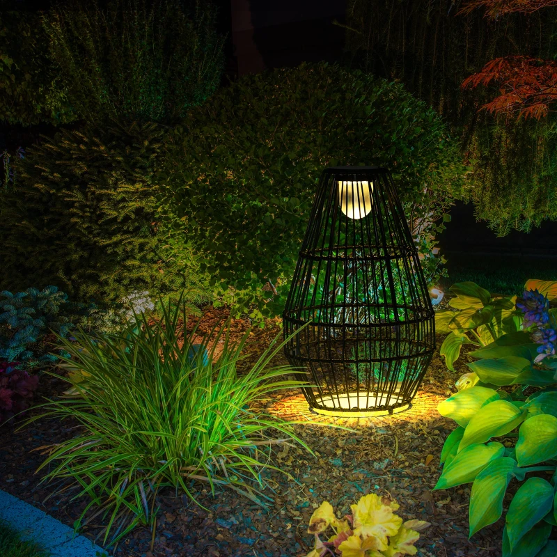 Outsunny Lampe à poser luminaire LED de jardin solaire en résine tressée imitation rotin - 34 x 34 x 56 cm noir