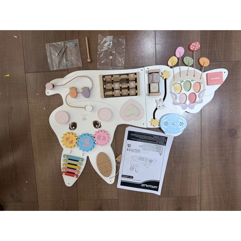 AIYAPLAY Busy Board Montessori in Legno da Parete per Bambini 1.5-6 Anni a Tema Coniglietto Pasquale, Bianco