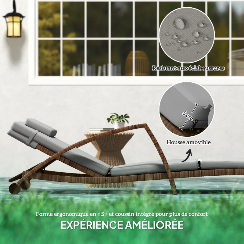 Outsunny Bain de soleil, chaise longue en résine tressée avec dossier réglable, roulettes, coussin et accoudoirs, marron et beige