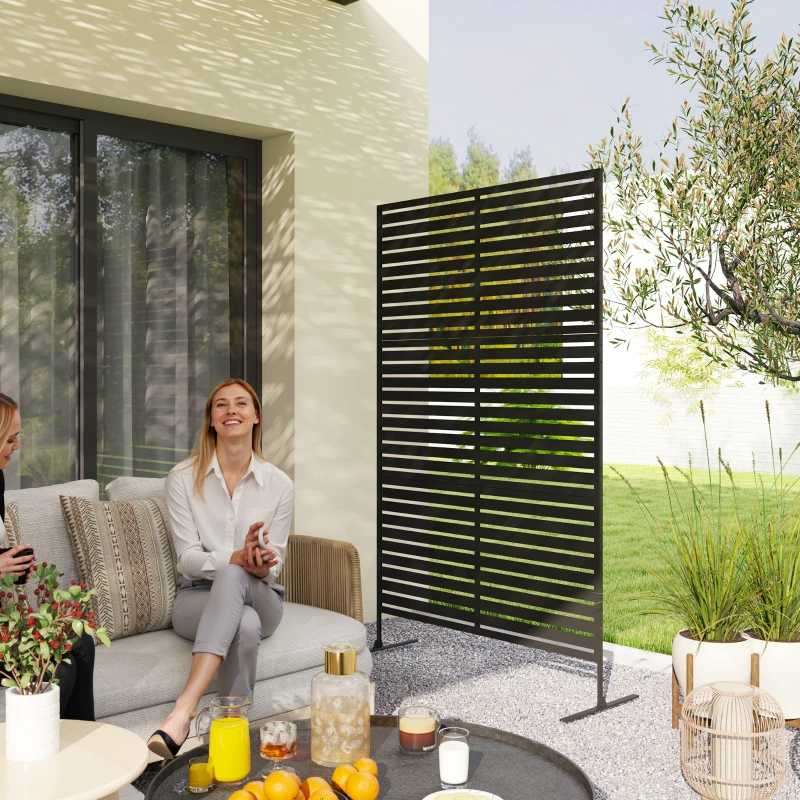 Outsunny Buitenruimteverdeler van Metaal, Lamellenontwerp, Decoratieve Scheidingswand voor Terras, Tuin, Balkon, Zwart