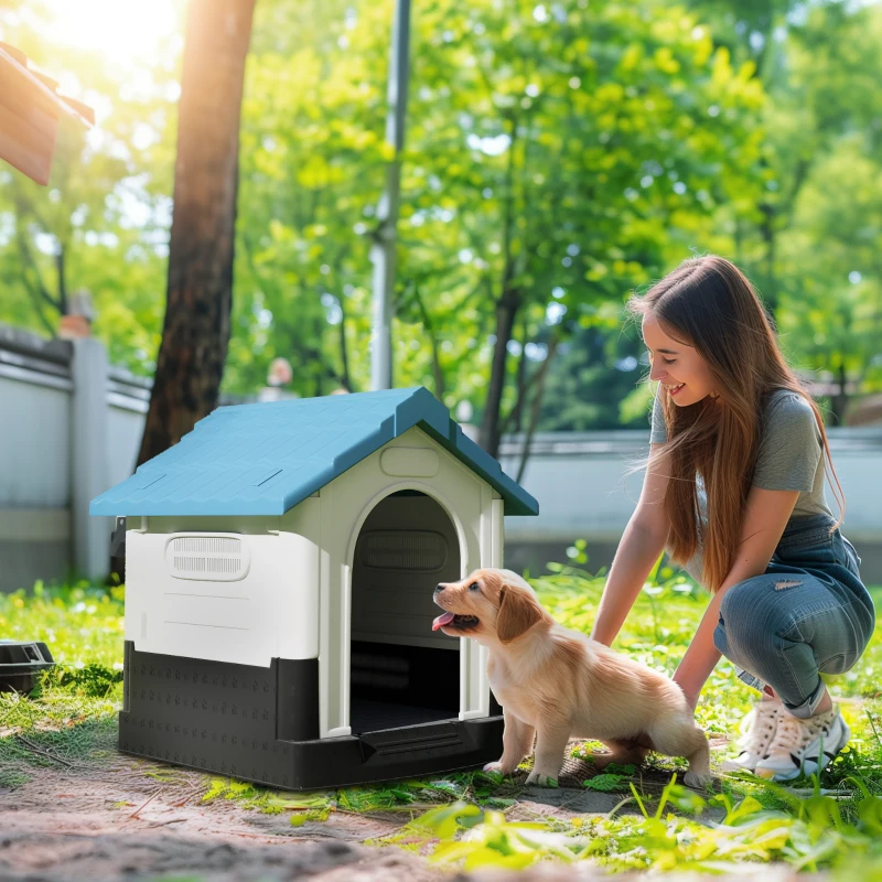 PawHut Cușcă pentru Câini de Exterior din Plastic, Căsuță pentru Câini Mici cu Ferestre, Acoperiș Înclinat și Bază Ridicată, 64,5 x 57 x 66 cm, Albastru