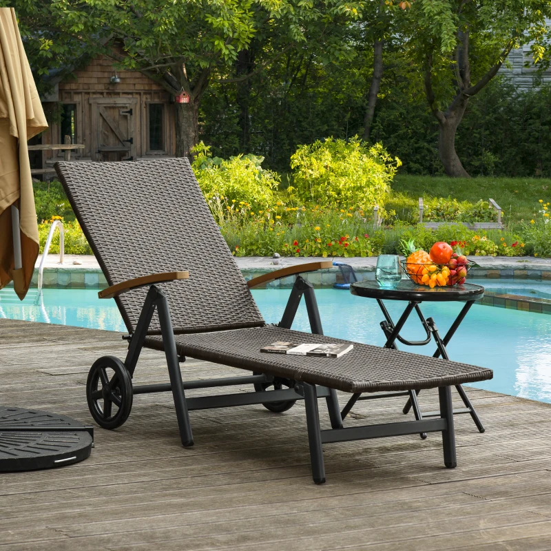Outsunny Tumbona de Jardín de Ratán 192x74x55 cm con Respaldo Reclinable en 7 Posiciones Reposabrazos y Ruedas Marco de Aluminio para Patio Terraza Balcón Marrón