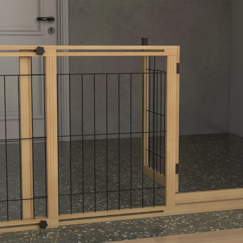 PawHut Poartă pentru Câini Extensibilă cu Ușă și 2 Panouri, Baze Triunghiulare, 112-159x70 cm, Lemn Natural