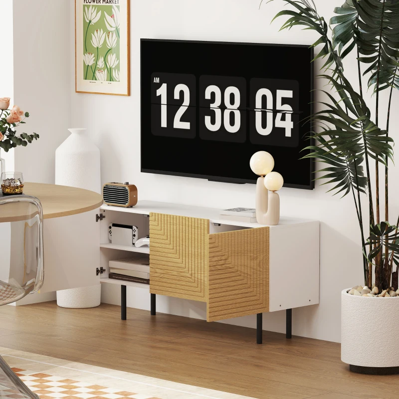 HOMCOM Meuble TV pour jusqu'à 65 pouces avec placards à porte cannelée et passe-câbles pour salon, chambre, effet bois naturel