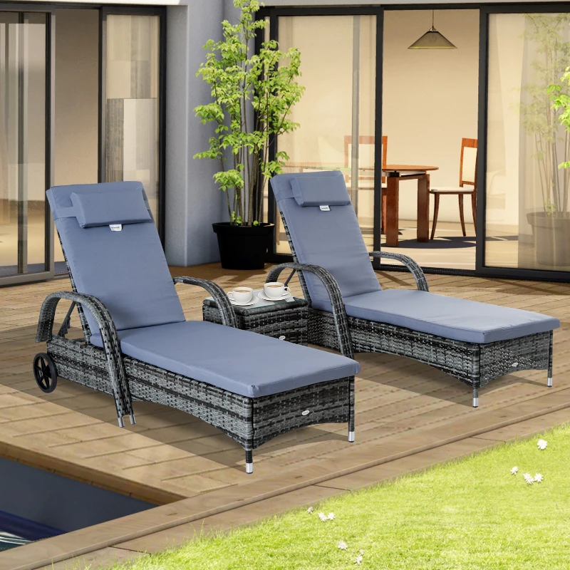 Outsunny Conjunto de 2 Tumbonas con Cojín y Respaldo Ajustable 5 Posiciones y 1 Mesita de Ratán Sintético Color Gris