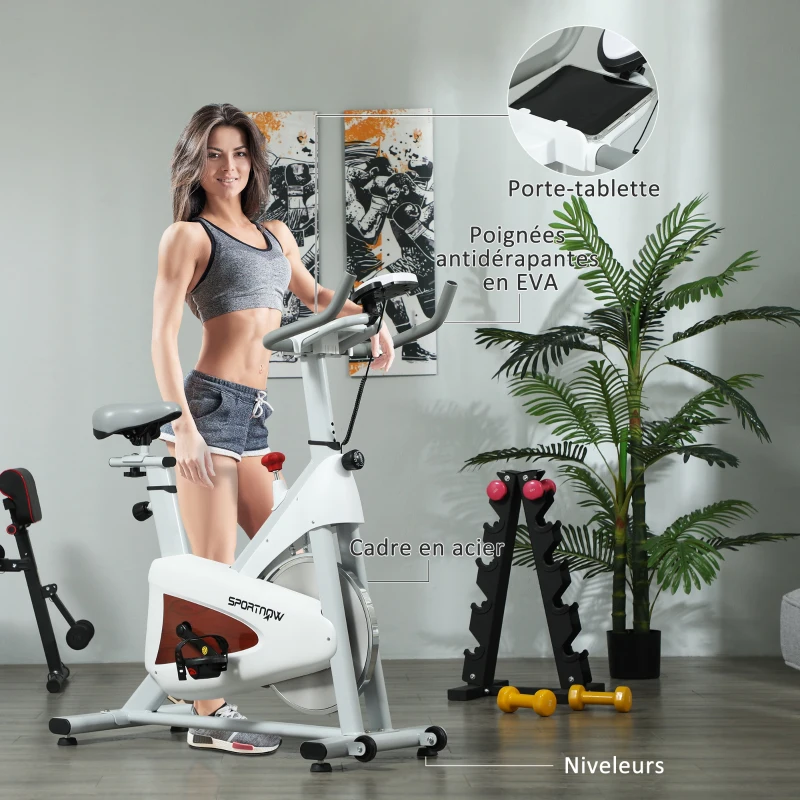 SPORTNOW Vélo d'appartement silencieux avec selle et résistance réglables, moniteur LCD, support de tablette, blanc