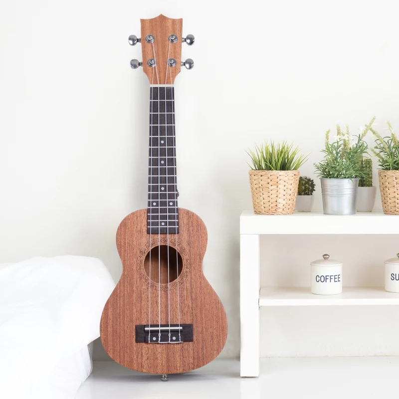 HOMCOM Ukelele Soprano para Principiantes con 4 Cuerdas de Nylon Ajustables Juguete educativo 53x17,5x6,2cm Madera