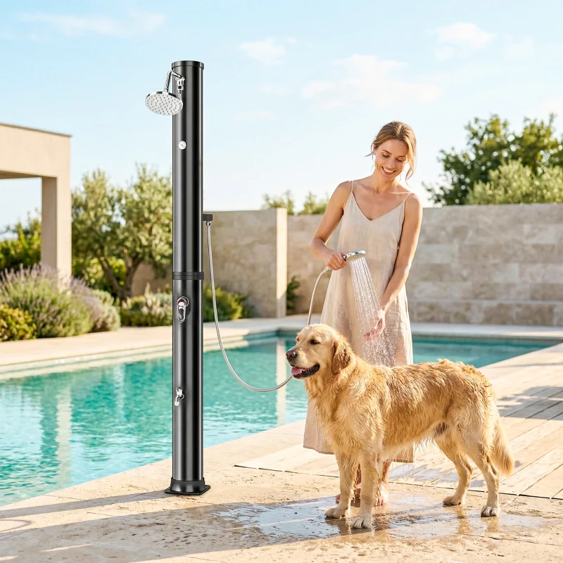 Outsunny Duche Solar de Jardim 40 L com Chuveiro de Mão Torneira para Pés Água Fria e Quente até 60 °C Ligação a Mangueira 19,5x19,5x218,5 cm Preto