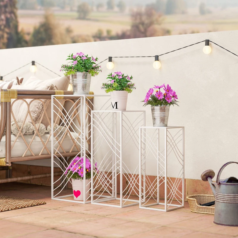 Outsunny 3er-Set Pflanzenständer, 50/60/70 cm hoch Blumenständer, stapelbar Pflanzenregal aus Metall Weiß