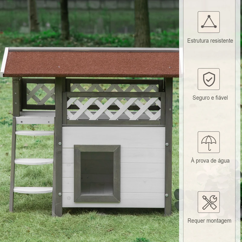 PawHut Casa para Gatos de Madeira 77x50x73cm Casa para Gatos com 2 Níveis com Teto Asfáltico Terraço Cercado Caverna e Escada para Interior e Exterior Branco e Cinza