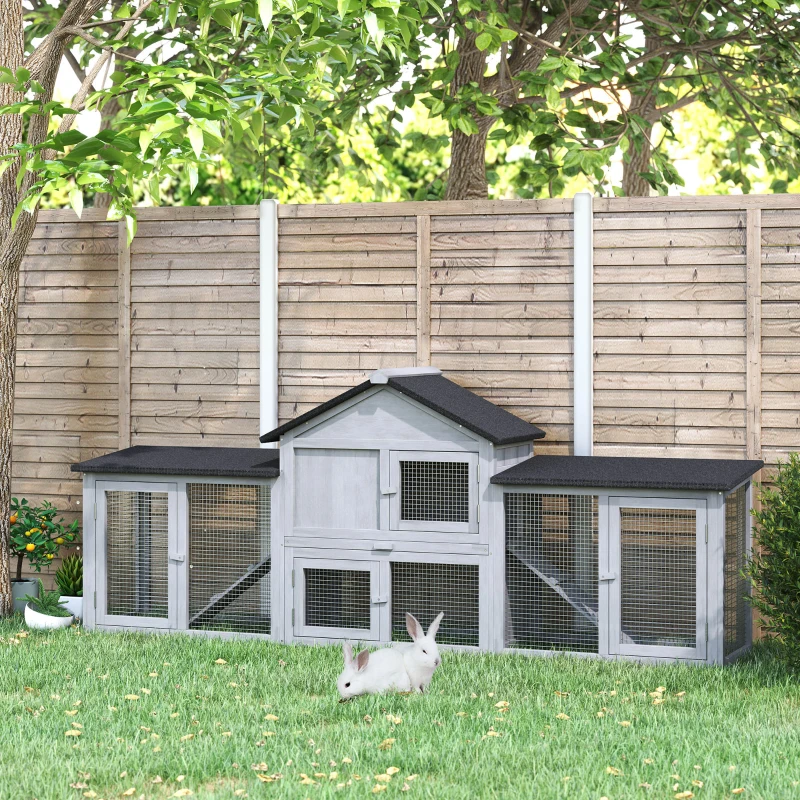 PawHut Conejera de Exterior Grande Jaula de Madera para 2-4 Conejos con Techo Asfáltico Recinto de Alambre Bandeja Extraíble y Rampas 210x45,5x84,5 cm Gris y Negro