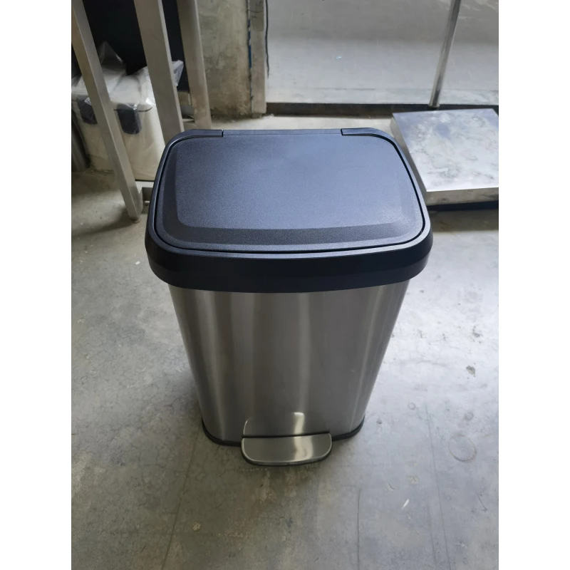 HOMCOM Rechteckiger Treteimer 50L aus Edelstahl mit gedämpftem Verschluss, Fach für Deodorant, Silber