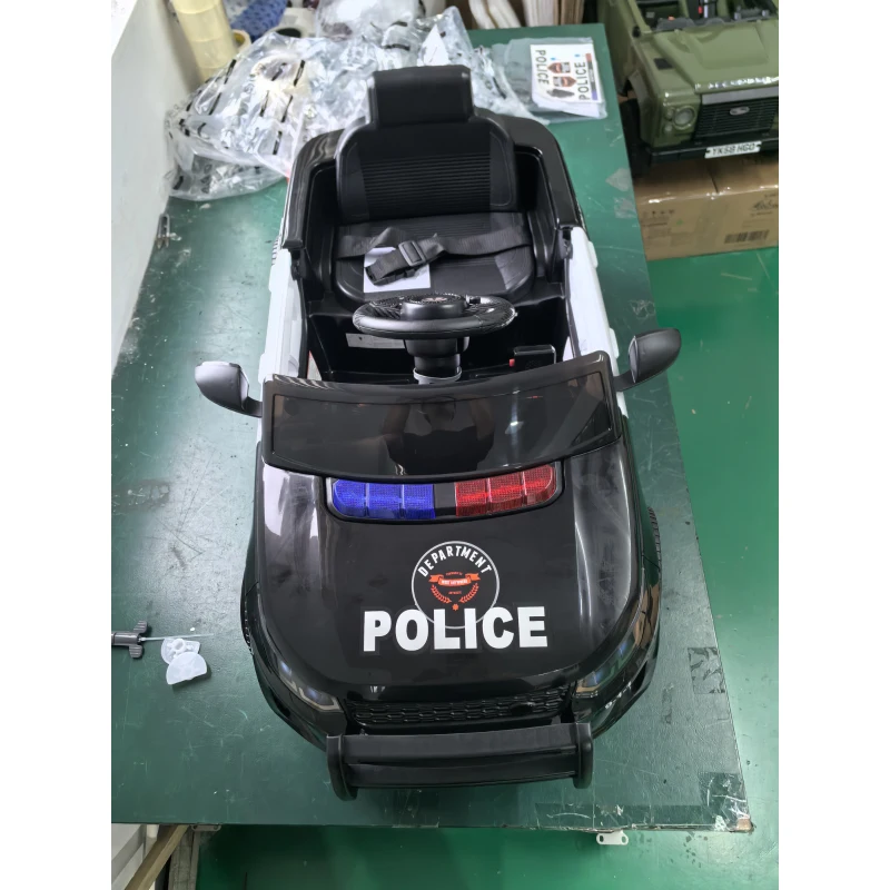 AIYAPLAY Coche Eléctrico para Niños de Policía 12V Mando a Distancia 2,4 G 2 Motores Arranque Suave Sirena Luces Música Negro
