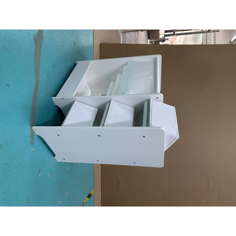 AIYAPLAY Meuble Rangement Enfant à 3 Niveaux avec 4 Porte-livres, 3 Bacs en Tissu et Compartiment, 64,5 x 30 x 66 cm, Blanc