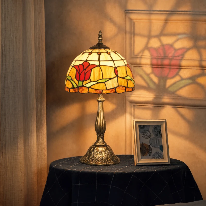 HOMCOM Tiffany Stained Glass Table Lamp, Handcrafted Artisan Lamp, Red, Ø25 x 45H cm, Zinc Alloy
